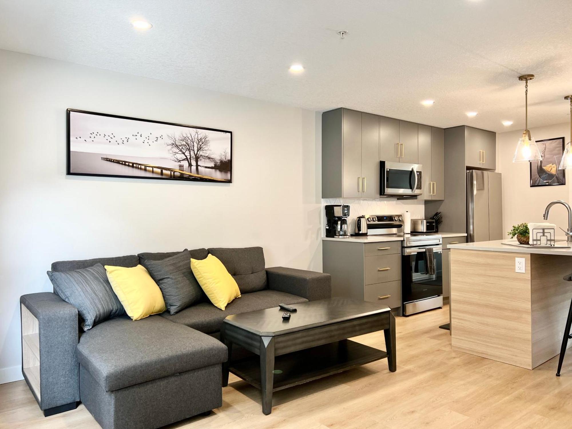 Brand New 2Br Condo With Outdoor Swimming Pool And Hot Tub Canmore Zewnętrze zdjęcie